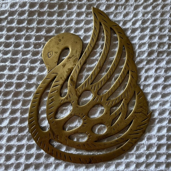 Vintage Brass Swan Trivet // Mid Century Modern Swan‎ Cutout Pot Rest - Picture 1 of 3